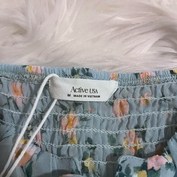 ✨20% Off Sale✨NWT Active USA - Light Blue Ruched Floral Crop Top - Picture 5 of 6